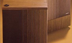 BOSE 501 BOSE 501 hoparlör sistemi. 1976 yılında üretilmeye başlandı… Benzer YazılarPazartesi Eğlencesi, Plak Kapakları: Hüzünlü Bir PlakAccuphase A-100Electro-Voice Sentry 500SFVGolden Girl