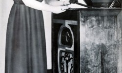 Bang & Olufsen Pikap 1930′lar Avrupa’dan bir reklam. 1930′ların Bang & Olufsen kataloğundan. Benzer YazılarWurlitzer 1100 Jukebox Resim 2Grant Lumley GL-50ARCA 808Eye Catcher