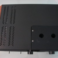 Lector Z.O.E. Pre-amplifikatör İtalyanın dünya audio endüstrisine katkıları azımsanmayacak boyuttadır. Estetik, şık ve değişik tasarımlarıyla alıcıyı sesten önce görüntüsü ile etkileyen İtalyan tasarımcılar, özellikle ahşap kullanmadaki becerileriyle dünyada WAF faktörü en iyi kullanan ülkelerin başında gelirler. Tüm diğer sektörlerde olduğu gibi Audio endüstrisinde de tasarım birinciliğini ellerinde bulunduran İtalyanlar son dönemde kendi ülkeleri...