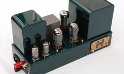 Merhabalar, Single Ended Triode’ların tarihine kişisel bir bakış yazı dizisinde geçtiğimiz ay 1950′lerin İngiltere’sine bir bakış atmıştık. Sanırım geçen ay Single Ended’lardan ziyade push-pull tasarımlardan bahsettiğimizin farkına varmışsınızdır. Yazmakta olduğum yazı dizisi zaman içerisinde özellikle okuyucularımızdan gelen eleştiriler ile lambalı amplifikatörlerin tarihçesi ve gelişimine bakış attığımız bir yazı dizisi haline...