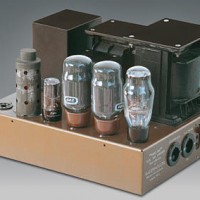 Single Ended Triode’ların Tarihçesine Kişisel Bir Bakış Bölüm IV Avrupa SET hareketi ile ilgili yazıyı hazırlamak şimdiye kadar yazmakta en çok zorlandığım makalem oldu açıkçası. Bu yazıyı hazırlayabilmek için bir çok forum, web sitesi ve üretici ile yazışmaya çalıştım. Yazının Fransa bölümünün neredeyse tamamı ise sevgili Hakan tarafından hazırlandı. Bu bölümde sizlere Avrupa Single Ended hareketinden önce yaşanan gelişmeleri...