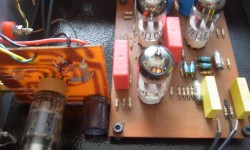 Bu derginin editörlerinin ve yazarlarının ortak noktası nedir diye bir soru sorulsa, muhtemel cevap, istisnasız herkesin analog-sever olduğudur. Amacımız hemen her sayımızda bu tarz ürünlerden en az bir tanesini dergimizde yayınlamak. Bu ayki pikap katı konuğumuz yurtdışından değil. Ne mutlu bize ki, bir DIY projesi olarak başlamış daha sonra sipariş...
