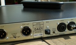 Weiss Dac1-Mk2-FW Bölüm II Birinci Bölüme Ulaşmak İçin Tıklayınız Internette gördüğünüz ama dinleme şansına sahip olmadığınız bir DAC söz konusu olduğunda işiniz biraz zorlaşıyor. Firewire bir DAC almaya karar verdiğimden Weiss’in DAC’larıyla ilgileniyordum ancak ilgilendiğim DAC’lar Türkiye’de yoktu. Bu sırada Mr Daniel Weiss imdadıma yetişti. Kendisine pek çok teknik ayrıntı sordum, yorumunu rica ettim....