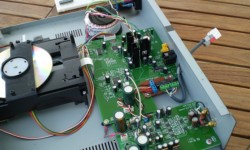 Bir Dac Macerası DIY TDA1541A DAC Bölüm I DIY DAC çalışması yapmak hep aklımdan geçen bir şeydi ama uzun zaman alacak olması, değip değmeyeceğini kestirememiş olmam ve malzeme bulabilmekle ilgili endişelerim yüzünden erteliyordum. Benzeri bir çalışmanın yakın zaman içinde başarılı bir şekilde yapılmış olması ve Karaköy elektronik pasajında şans eseri TDA1541A DAC entegresi bulabilmiş olmam beni de bir...