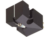 Denon DL-103 Modelleri Denon DL serisi iğnelerin ortaya çıkışını buradaki ayrıntılı makalemizde sizlere anlatmaya çalışmıştık. Bu bölümde geçmişten bugüne üretilmiş tüm DL-103 serisi iğnelerin üretim tarihleri ile birlikte küçük ayrıntılar bulacaksınız. DL-103 Üretim yılı: 1970 Günümüzde de üretilmektedir. 1962 yılında üretimine başlanmıştır. Tüketici pazarına daha geç sunulmuştur. Bu sayfanın ilerleyen bölümlerinde...