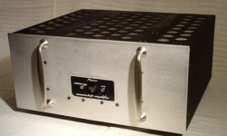 120 Watt Ultralinear Stereo Amplifikatör Lambalı cihazlar ile ilk tanışmam 30-35 yıl önce çocukluk yıllarımda babamın Tandberg A4 makara teypi ile oldu. O dönemin popüler Garrard pikapı ile yaptığım kayıtlar makara teyp üzerinden çalındığında orjinalinden daha iyi ses veriyordu, bunun lambaların etkisinden olduğuna inanmıştım. Yıllar sonra lambalı amfilerin gizemini çözmek için bu proje benim için...