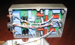 Birinci Bölüme Ulaşmak İçin Tıklayınız Tasarım Ayrıntıları Kanal başına toplam 5 adet lambadan oluşan stereo pre-amplifikatör oldukça karmaşık bir tasarım oldu.Tasarımı SPICE simülasyonları ile doğruladım. Yaygın olarak kullanılmayan pentodlar için detaylı spice modeli yok, bu nedenle pentod modeli tasarlamak zorunda kaldım. Daha sonra malzeme seçimi yapılarak devrenin karmaşıklığına göre oldukça...