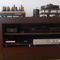 Bluenote Koala Tube CD Çalar Bölüm I Son yıllarda CD çalar pazarı gitgide daralıyor. Bu bir gerçek. Hifi dünyasında dijital stream çalarlar hakimiyeti ele geçirmiş durumdalar. Ancak CD satışları düşse de, elinde benim gibi bolca miktarda CD bulunanlar ve CD almaya devam edenler için CD çalarlar olmaz ise olmaz durumda hala. Günümüzde müzik endüstrisinin düştüğü durumun bir...