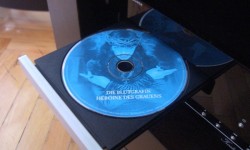 Bluenote Koala Tube CD Çalar Bölüm II Birinci Bölüme Ulaşmak İçin Tıklayınız 6922 yazısı da en az 2A3 yazısı kadar ayrıntılı olacak. O yüzden arada sırada sitemize göz atmayı unutmayın ;) Test ettiğim Koala üzerinde fabrika çıkışı Electro Harmonix tüpler vardı ve inceleme sırasında CD çaları standart haliyle dinledim. Gelelim dinleti notlarımıza. Her zaman olduğu gibi eve...