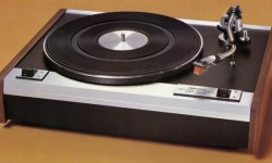 Micro Seiki MR-322 Micro Seiki MR-322. Üretim tarihi 1973 Benzer YazılarMark Levinson LNP-2LPazartesi Eğlencesi, Plak Kapakları Zico MazagaoStrathclyde STD305M. Resim 5Plak Kapakları: Round About Midnight