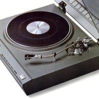 Japon üretici Micro Seiki’den MR-711 modeli. Üretim yılı 1973… Benzer YazılarSalı Fetişizmi: Sansui BA-202Nakamichi TA-20CEC FR-180 Resim 2La Platine Vintage