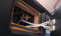 Paradigm Mini Monitor V6 Bölüm II Birinci Sayfaya Geçmek için Tıklayınız CD testlerimde kullandım diğer amplifikatör Master Sound Due Venti S.E ve PP EL34. Her iki amplifikatörde aldığım izlenimlerde Mastersound çok daha güzel bir sonuç verdiği için onunla olan test sonuçlarını yazmak istiyorum. Daha önce de söylediğim gibi, basların çok etkin olduğu V6 midlerde zayıf kalsa...