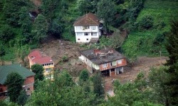 Rize’li Okuyucularımıza Geçmişler Olsun! Tüm Rizeli okuyucularımıza geçmişler olsun diyoruz. Rize’nin Gündoğdu Beldesi’nde gece etkili olan selin ardından yaşanan heyelanda ne yazık ki kayıp haberleri var. Rizeli dostlarımıza baş sağlığı diliyoruz… Benzer YazılarStereo Mecmuası 1.Sayı ÖnsözStereo Mecmuası Sayı 10 Önsözİyi BayramlarStereo Mecmuası Yeni Sürprizlere Gebe!