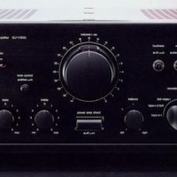 Panasonic SU-V900. İlk üretim tarihi 1989. Kanal başı 100W güç üretebilen amplifikatörün ağırlığı yaklaşık 21 kilogram! Benzer YazılarEimac Reklam 4Ortofon SPUPlak Kapakları: Tribute To Benny GoodmanNEC A-7