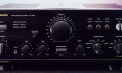 Panasonic SU-V900 Panasonic SU-V900. İlk üretim tarihi 1989. Kanal başı 100W güç üretebilen amplifikatörün ağırlığı yaklaşık 21 kilogram! Benzer YazılarHaftanın Güzeli 19 Kasım 2010Haftanın Güzeli Megan FoxMakara Bant ve Boş Kaset FiyatlarıShure Beta 58