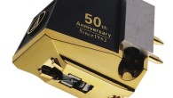 Audio-Technica, 50 yılı şerefine ürettiği özel ürünleri tanıttı. Firmanın ilk ürünü ATH-W3000ANV kulaklık. Amerika satış fiyatı 2500 Dolar civarında olacak olan ürün Hokkaido Asada gül ağacından üretilmiş ve özel lake cila ile parlatılmış. 53mm’lik sürücülerle donatılan ürünün daha düşük fiyata sahip bir de kardeşi duyuruldu. 500 Dolarlık ATH-PRO700MK2ANV benzer özelliklere...