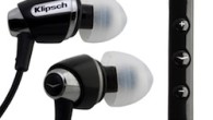 Klipsch’in korsan ürünlerle başı dertte. Yaklaşık 23 satış noktasında firmanın S4 ve S4i modellerinin korsanları satılıyor. Geçtiğimiz sene duyurulan yeni modeller özellikle iPod ve benzeri cihazlarla kullanım için optimize edilmişti. Ürünlerde çift neodyum mıknatıs kullanılan 8,5mm hoparlör sürücüleri kullanılmıştı .Firma kulaklık satışlarındaki düşüklüğün sebeplerini araştırmaya başlayınca kendi bayilerinde bile korsan...