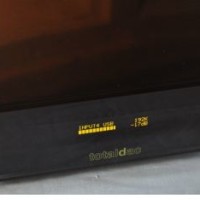 Totaldac Reference-D1 DAC Fransız üretici Totaldac yeni ürünleri olan Reference-D1 DAC’ını duyurdu. Firmanın bir önceki DAC modeli olan Reference A1 modelinin geliştirilmiş bir versiyonu olan model, oldukça fazla özellikle donatılmış. 192KHz a-senkron USB desteği sunan cihaz üzerinde ayrıca optik, RCA ve AES-EBU dijital girişlere sahip olan üründe ayrıca uzaktan kumanda da mevcut. 44.1KHz,...