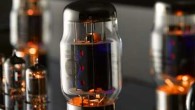 Octave MRE-220 Alman Octave firması KT120 tüplerin güçlü çıkış gücünü arkasına alan push/pull pentode yapıdaki yeni mono blok güç amplifikatörlerini duyurdu. Yeni ampliler firmanın var olan MRE-130 modellerinin güç katının ve güç kaynağının geliştirilmiş bir versiyonu üzerine kuruldu. Kanal başı 220W güç üretebilen amplifikatörler stabil empedans oranı ile dikkat çekiyor. Bu değer...