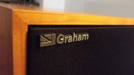 Bu yazımızda Graham Audio’nun LS5/9 hoparlörlerini inceliyorum. İlk önce kısaca LS5/9’un tarihine bakalım. LS5/9 ilk olarak BBC Research Department (Geliştirme Bölümü) tarafından tasarlanıp arkasından Rogers’ın BBC lisansı ile üretmeye başladığı bir hoparlör olarak BBC monitörlerin tarihindeki yerini almıştır. İlk üretim 1983 yılında gerçekleştirilmiş ve üretim 90’lı yıllara kadar sürmüştür. Hoparlörün […]